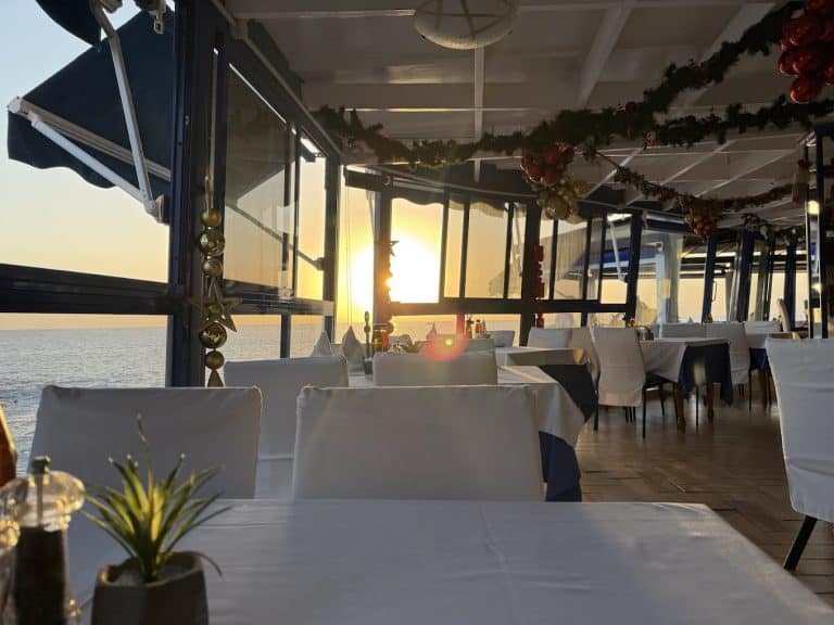 Bar Restaurante El Delfin Image 8 1 768x576