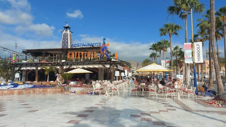 Cafeteria Plaza Image 4 1 768x433