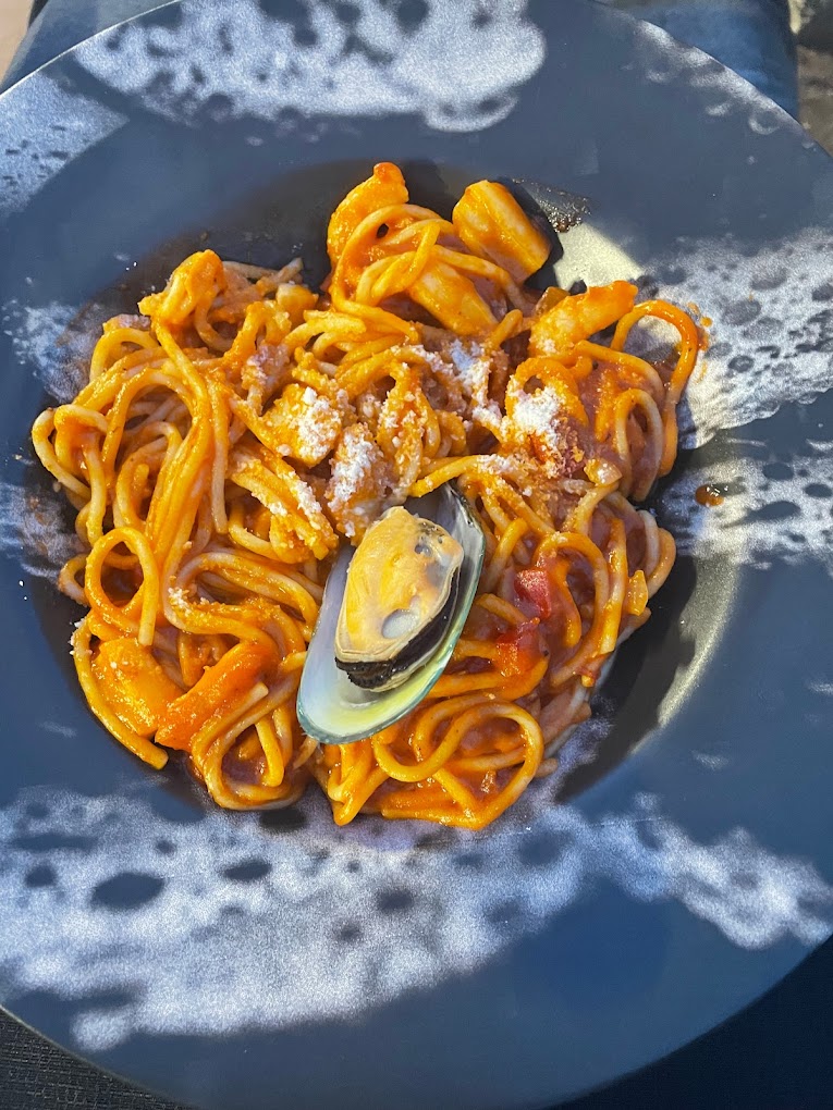 Christies Restaurante Image 2