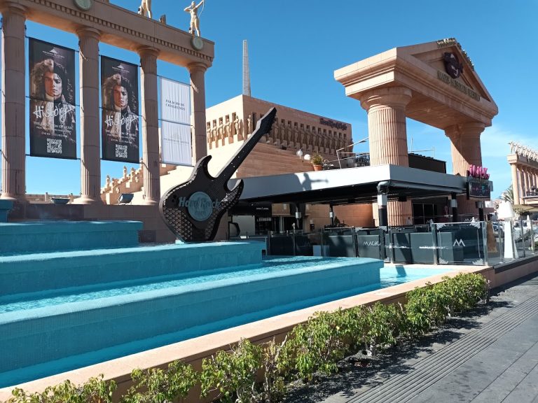 Hard Rock Cafe 10 768x576