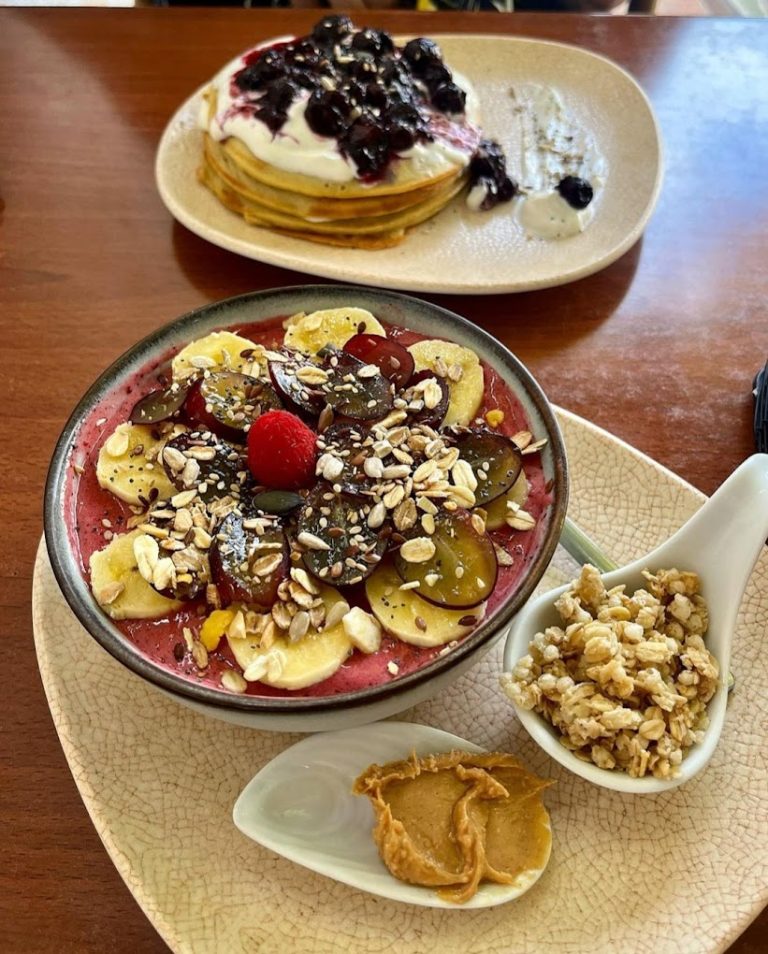 Neighbours Coffee and Real Food 7 768x954