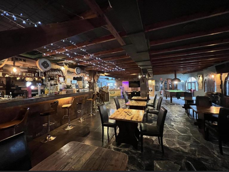 The Treehouse Bar Image 3 768x578